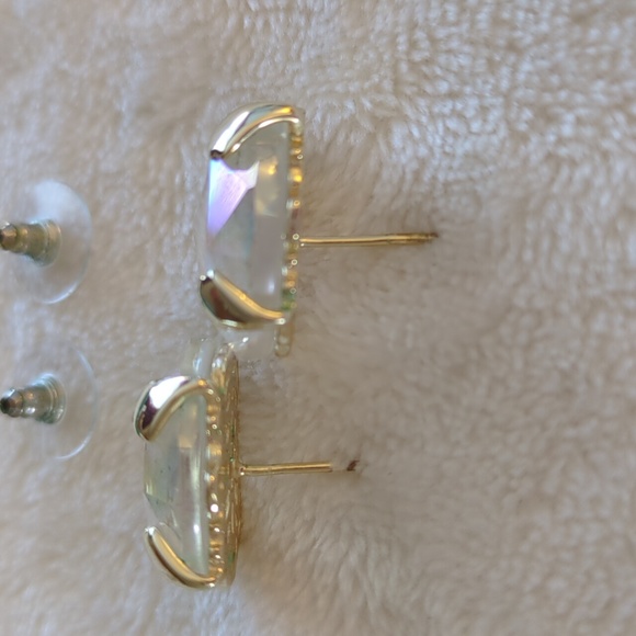 Kendra Scott Hillary Gold Studs in Iridescent Clear Statement Vintage HTF - Picture 11 of 17